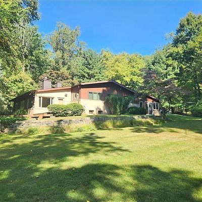 3364 Honeysuckle Rd, Bethlehem, PA 18015