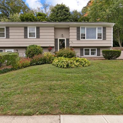 34 Meadowbrook Rd, West Haven, CT 06516