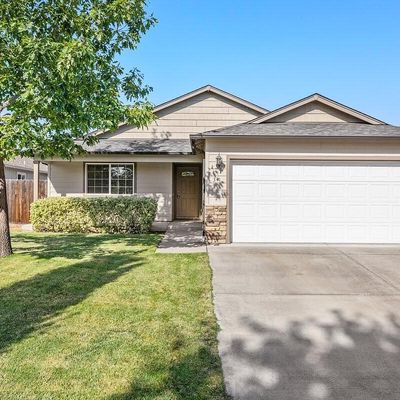 341 Roundgate Dr, Medford, OR 97501