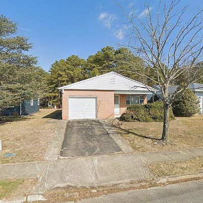 35 Doral Dr, Toms River, NJ 08757