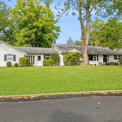 35 Stone Fence Road, Allendale, NJ 07401