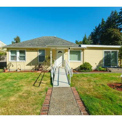 3530 Harrison Dr, Astoria, OR 97103