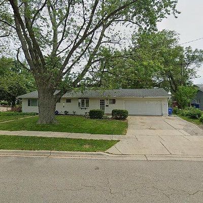 358 Tulsa Ave, Carpentersville, IL 60110