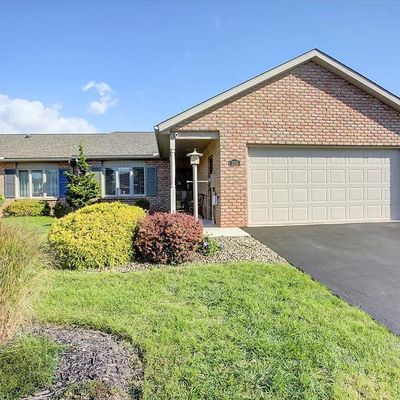 303 Woodvale Dr, Chambersburg, PA 17201