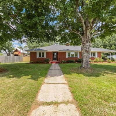 304 W 2 Nd St, Cherryville, NC 28021