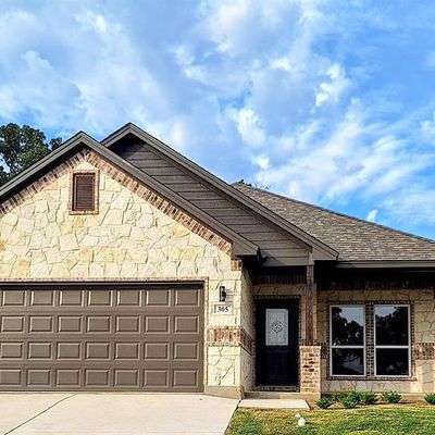 305 Titus Drive, Springtown, TX 76082