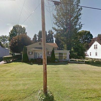 305 W Elizabeth St, New Castle, PA 16105