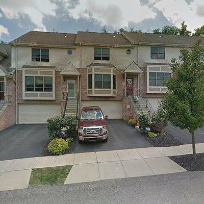 305 Woodcrest Dr, Coraopolis, PA 15108