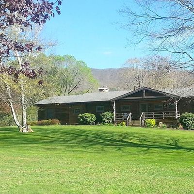 306 Lawrence Rd, Bluefield, VA 24605