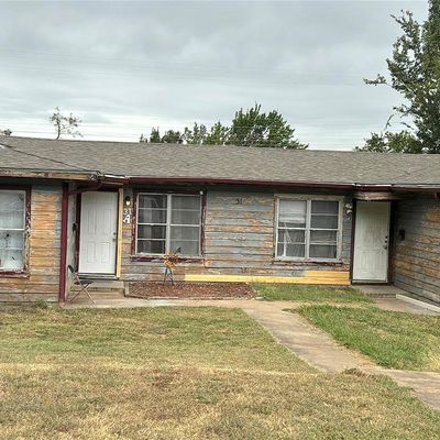 31 Macarthur Dr, Denison, TX 75020