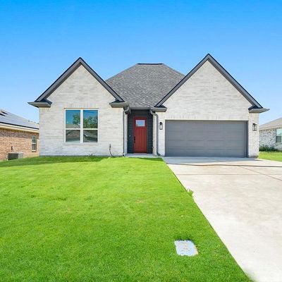 311 Kelcey Court, Trenton, TX 75490