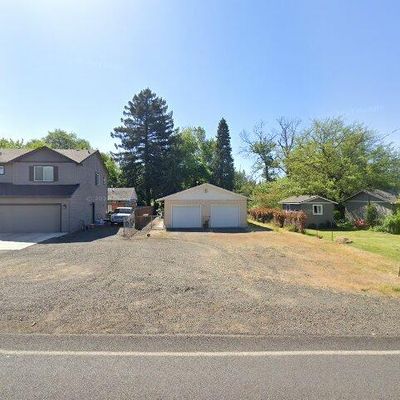 311 S Royal Ave, Eagle Point, OR 97524