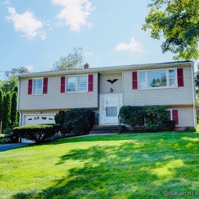 32 Deer Run Rd, Wallingford, CT 06492