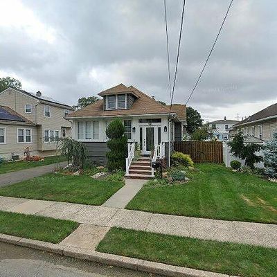 32 W Park Ave, Avenel, NJ 07001