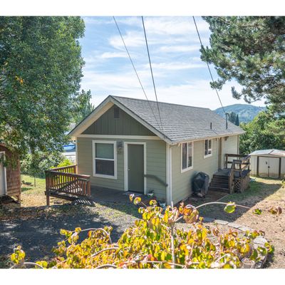 320 B St, Myrtle Point, OR 97458