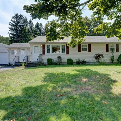 320 Hickory Cir, Middletown, CT 06457