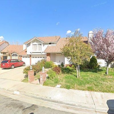 39734 Dover Dr, Palmdale, CA 93551