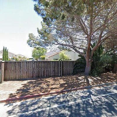 4 Barcelona Cir, Redwood City, CA 94065