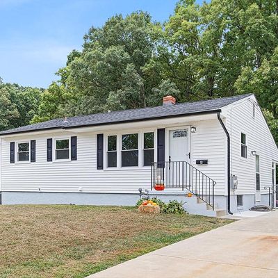 4 Holden Dr, New Castle, DE 19720