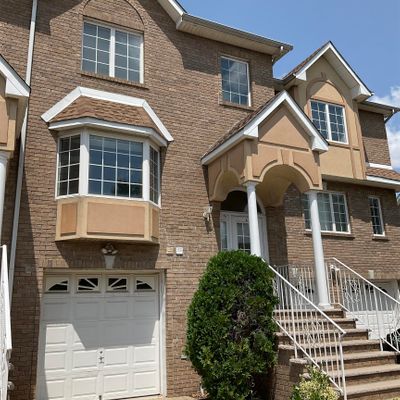 4 Liberty Ct #4, Secaucus, NJ 07094