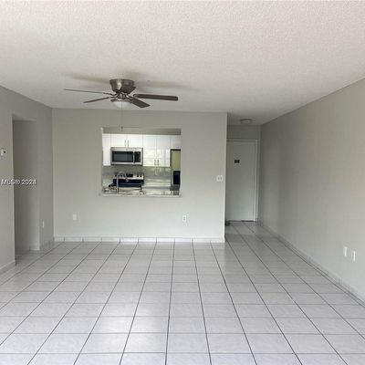 400 W Park Dr, Miami, FL 33172