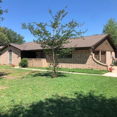 4011 Hillcrest St, Liberty, TX 77575