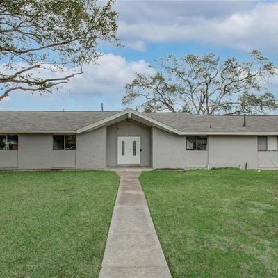 406 Shadylawn St, La Porte, TX 77571