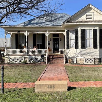 406 W Commerce St, San Saba, TX 76877