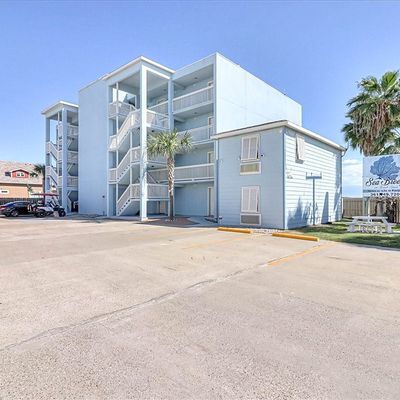 407 Beach Avenue, Port Aransas, TX 78373