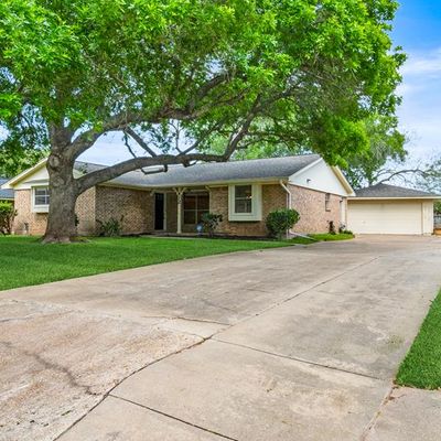 412 Daffodil St, Lake Jackson, TX 77566