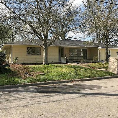 415 Silliman St, Sealy, TX 77474