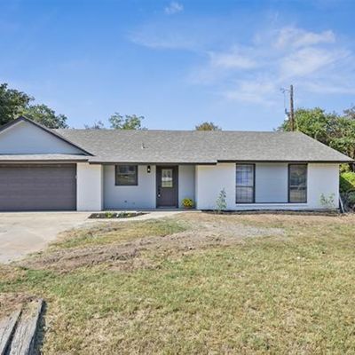 417 Hickorywood St, Azle, TX 76020