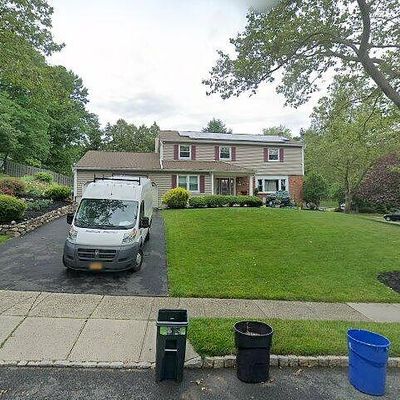 42 Glacier Dr, Morris Plains, NJ 07950