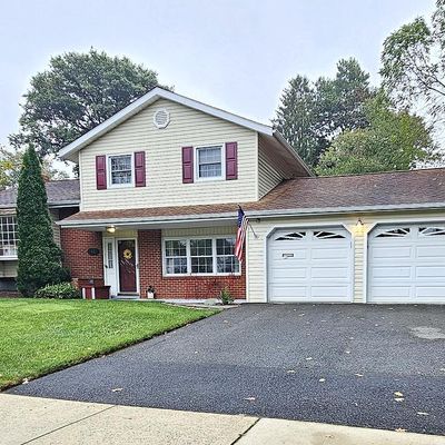 42 Windflower Dr, Newark, DE 19711