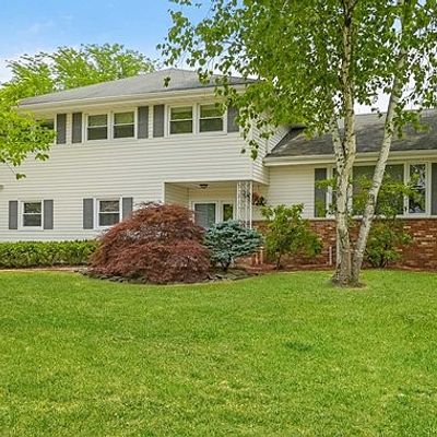 36 Lombard Dr, West Caldwell, NJ 07006