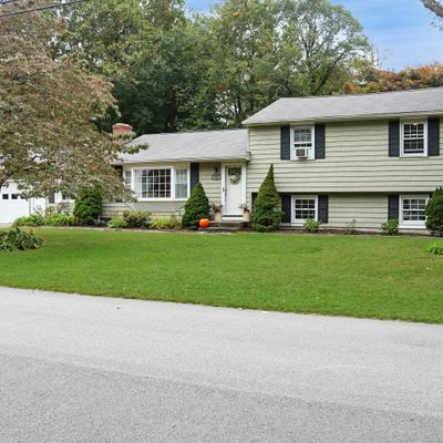 36 Pinecrest Rd, North Stonington, CT 06359