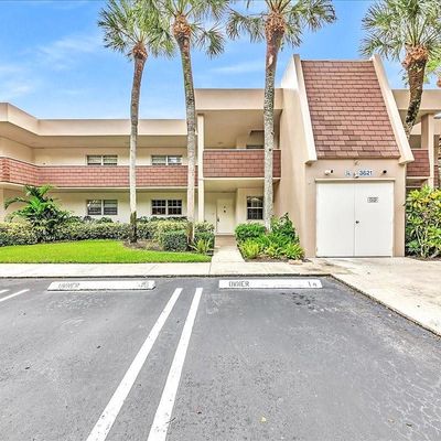 3621 Oaks Clubhouse Dr, Pompano Beach, FL 33069