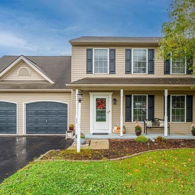 375 Pebble Beach Dr, Mount Wolf, PA 17347