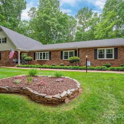 377 Country Ln, Mocksville, NC 27028