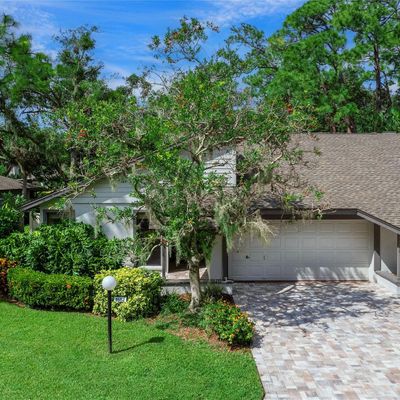 4652 Oak Forest Drive E, Sarasota, FL 34231