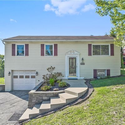 470 Butterfield Dr, Irwin, PA 15642