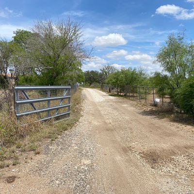 486 Cr 429, Uvalde, TX 78801