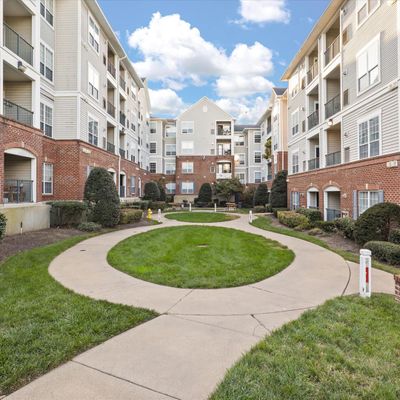 4870 Eisenhower Ave #405, Alexandria, VA 22304