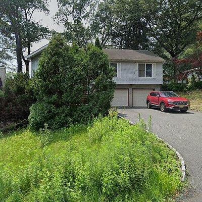 5 Beechwood Trl, Denville, NJ 07834