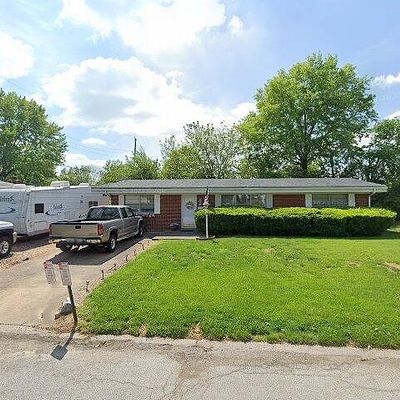 5 Columbus Dr, Belleville, IL 62226