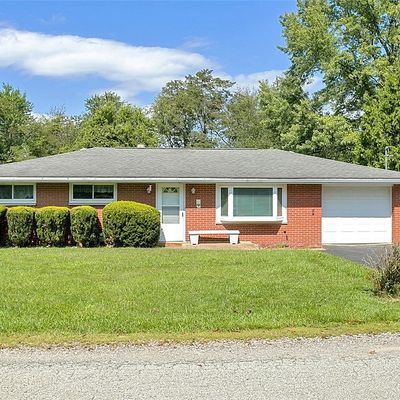 50 Park Dr, Delmont, PA 15626