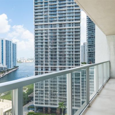 500 Brickell Ave, Miami, FL 33131