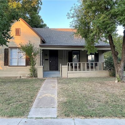 507 W Navasota St, Groesbeck, TX 76642