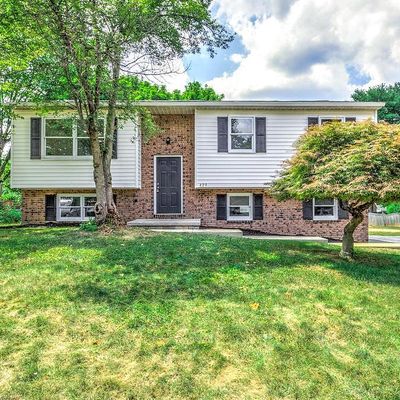 429 Coach House Ln, Lititz, PA 17543