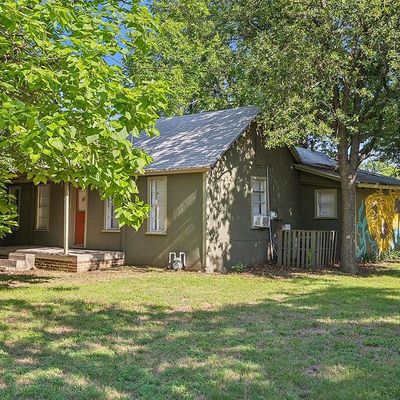 429 W Clifton St, Pilot Point, TX 76258